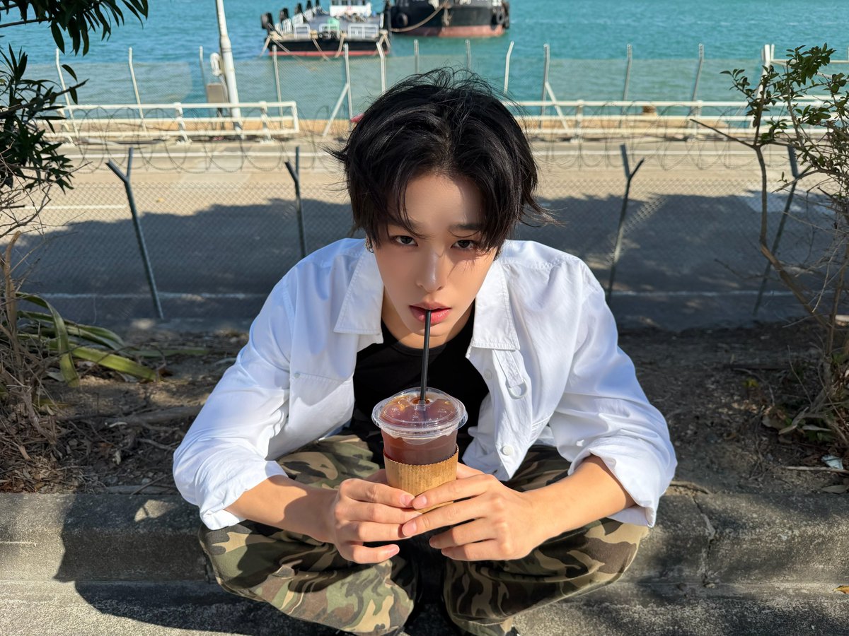 나 얘가 올려다 볼 때 진짜 못 참겠음 ㅜ