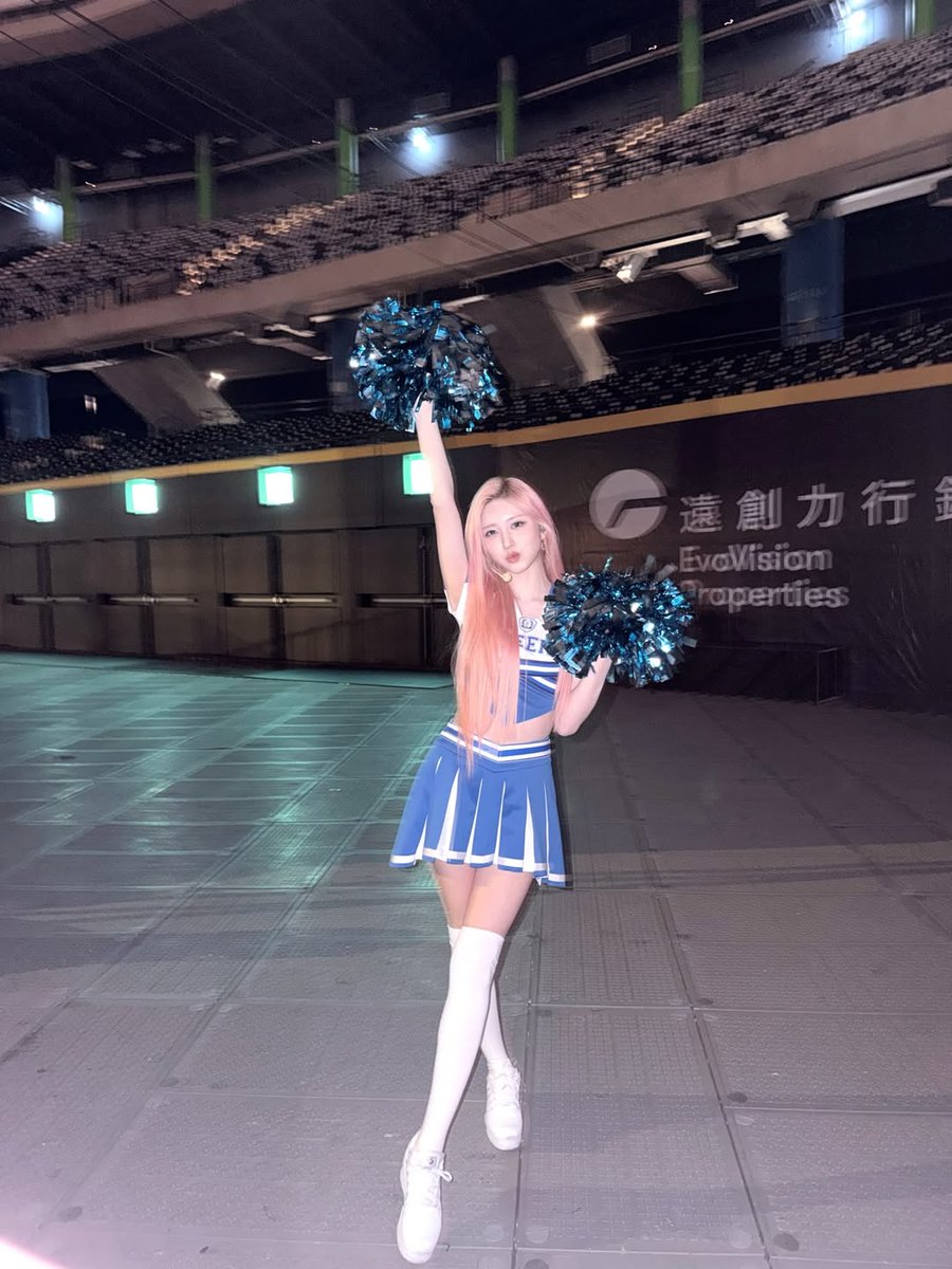 ˚ʚ♡ɞ˚ 이브의 가을 선배 ˚ʚ♡ɞ˚ tweet media