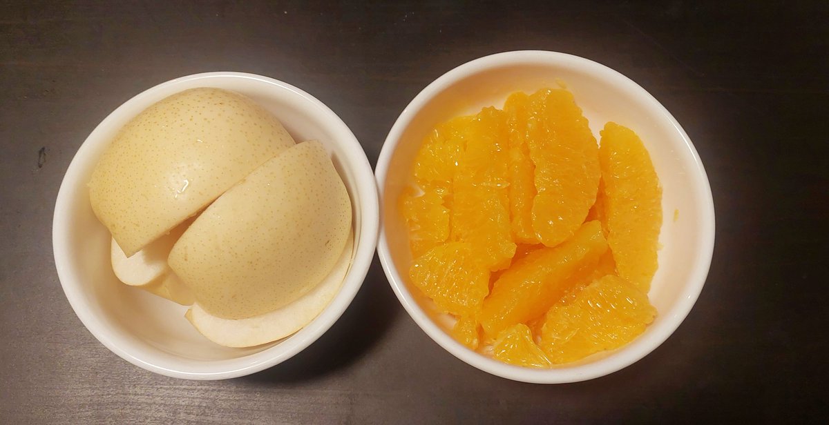 nattgeographic's tweet photo. breaking my fast cause I have to study for a test tmrw.... do any of u guys peel ur oranges like this too... ( ﾟ3ﾟ) https://t.co/AoSAEkdSEQ