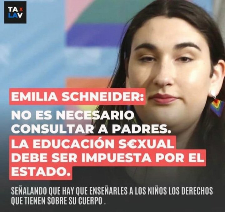 cecyfreire2107's tweet photo. Uno de los mentores de la ESI junto a inolvidable @jaimebellolio . 
#NiAbortoNiESI 
Izquierda y derecha unida para destruir la infancia en Chile !
Así van implementando su agenda.
UD👇Diga NO!@cosme_mellado
@melladosuazo
@danielmelochile
@JoseMezaPereira
@vladomirosevic https://t.co/rNHH64yUw7