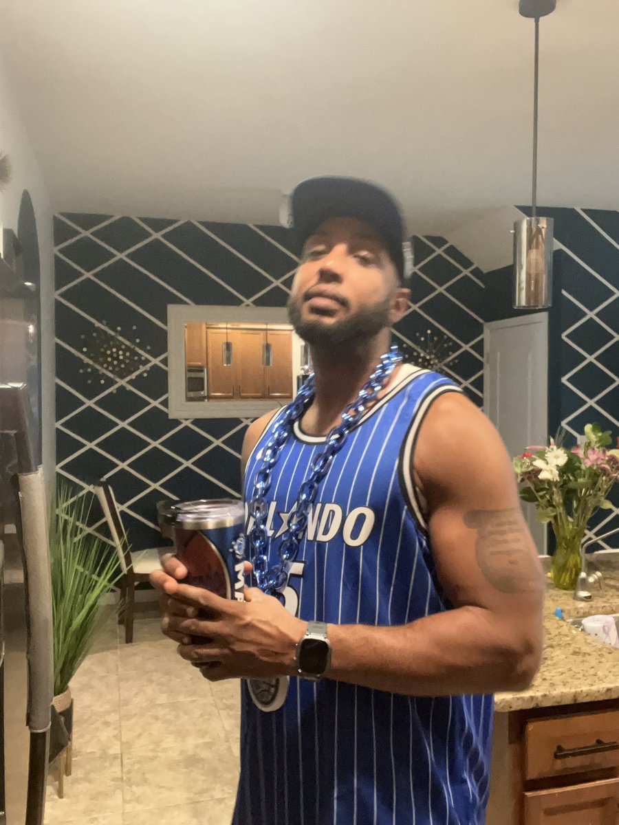 BZdoes's tweet image. @BZdoes done did it again! On my way to my first game of the year. #bdayweek #gomagic #beatpistons # magic4life #makeitmagic #oneluckyman #teampaolo