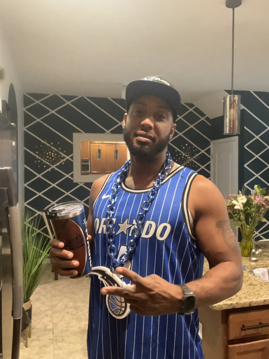 BZdoes's tweet image. @BZdoes done did it again! On my way to my first game of the year. #bdayweek #gomagic #beatpistons # magic4life #makeitmagic #oneluckyman #teampaolo