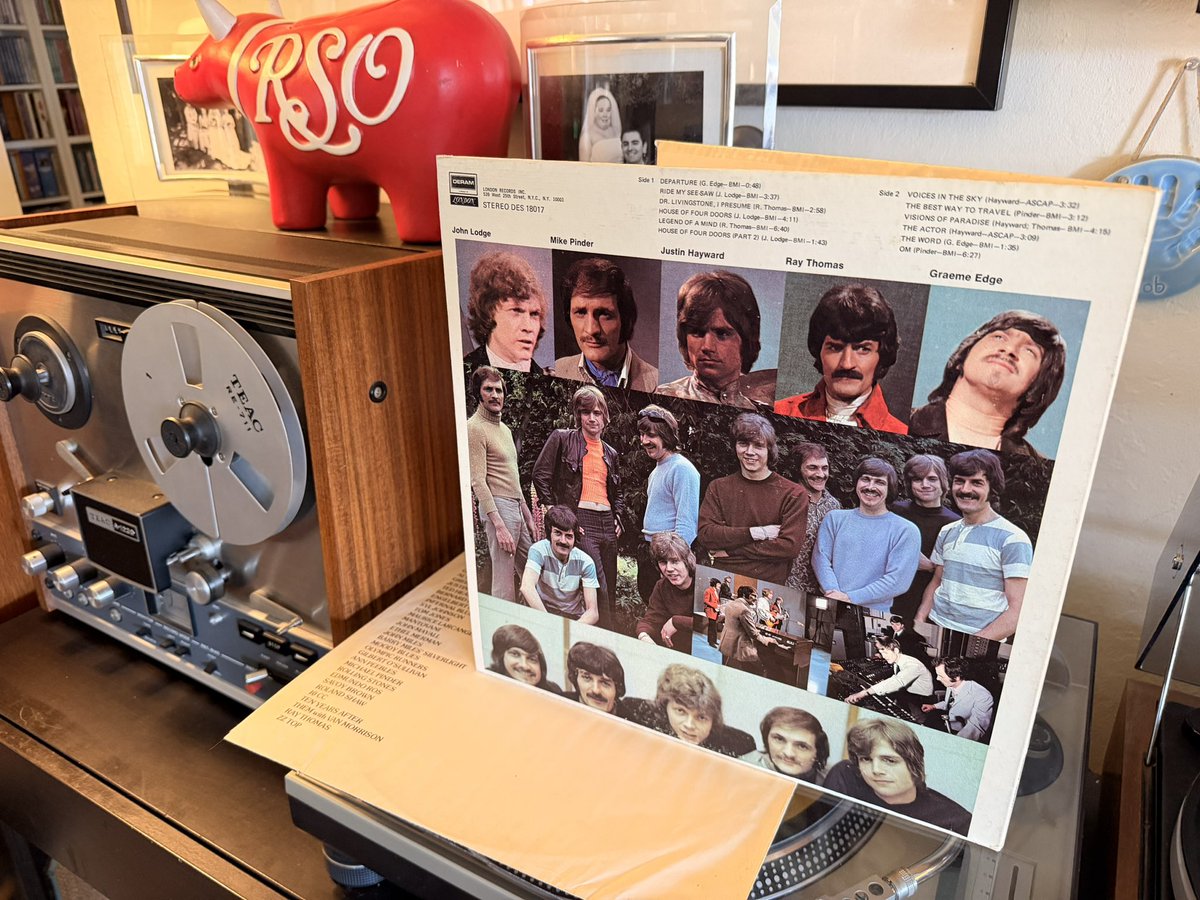 MrSaratoga's tweet image. In Search of The Lost Chord
The Moody Blues

Third album from TMB featuring “Ride My See-Saw”, “Dr. Livingston I Presume”,  “Voices In The Sky” and more.

July 1968
DERAM Records DES 18017
Terre Haute pressing

Produced by Tony Clarke

#NowPlaying #TheMoodyBlues #recordcollection