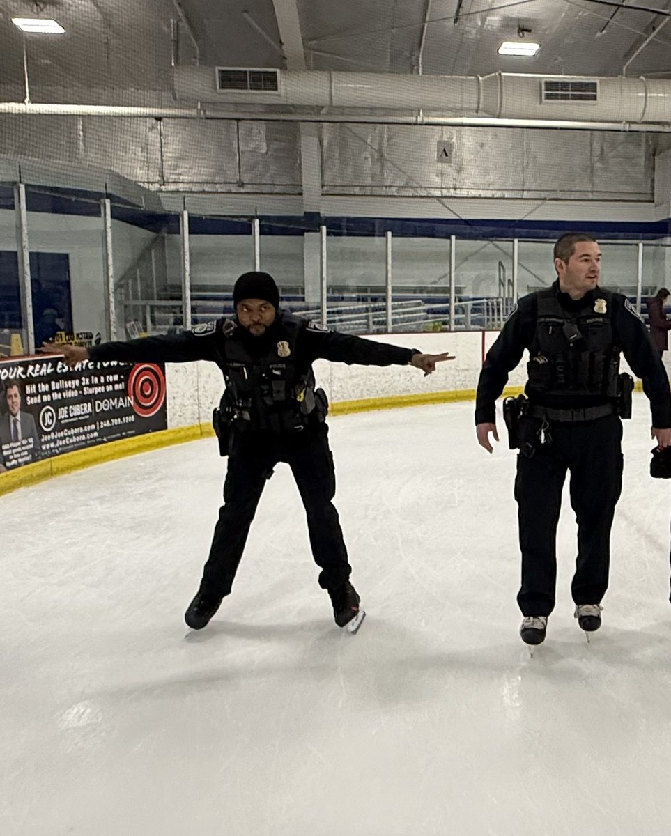 AHPOLICE's tweet photo. Thank you to everyone who joined us today! We had a blast! #SkateWithACop https://t.co/dVj0tCQ0ku