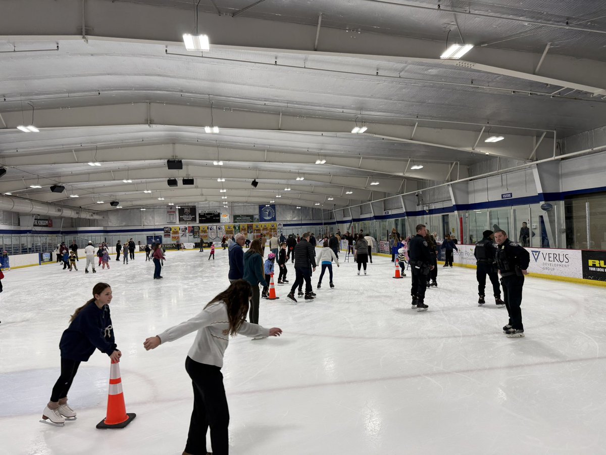 AHPOLICE's tweet photo. Thank you to everyone who joined us today! We had a blast! #SkateWithACop https://t.co/dVj0tCQ0ku