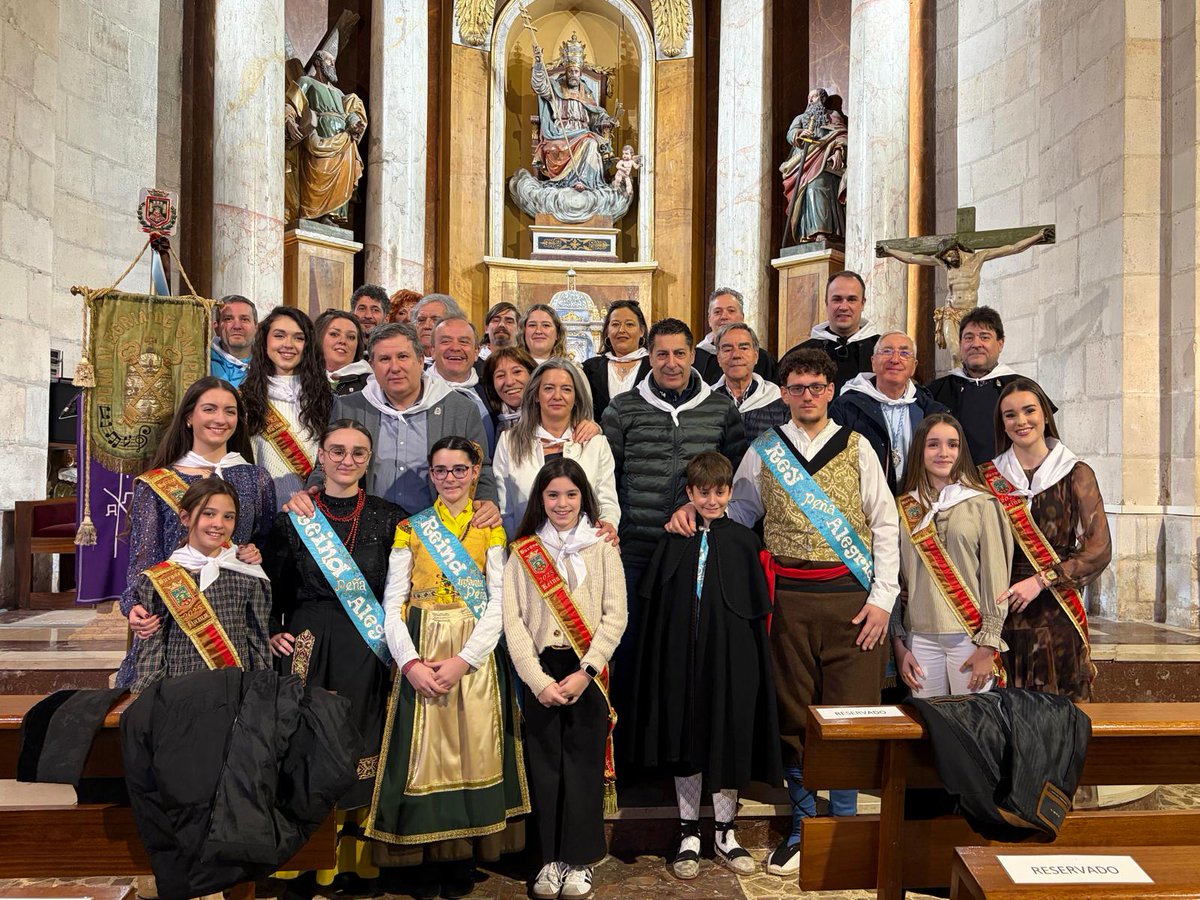 Hermandadburgos's tweet photo. Este finde de semana nuestro Presidente ha asistido a la fiesta de la Casa de Andalucía, la proclamación de reinas y reyes de @PChamarileros, Aniversario de la Peña La Alegria y al Festival de las Marzas @FestivalBurgos https://t.co/ivzsVP6Qmp