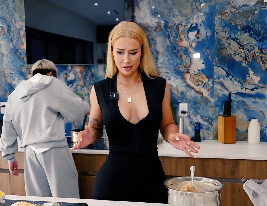 IGGY AZALEA SOURCE tweet media