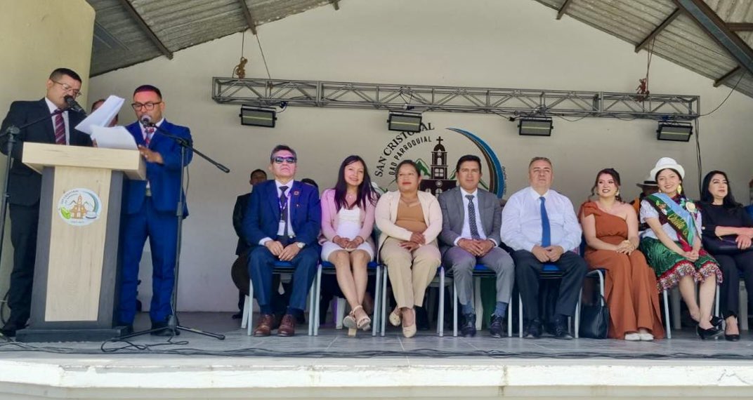 CorteNacional's tweet photo. 👨🏻‍⚖️ El Juez de la #SalaPenalCNJ de la @CorteNacional de Justicia, Dr. Julio Inga, asistió a la conmemoración del 166 aniversario de la parroquialización de San Cristóbal, cantón Paute, en la Provincia de Azuay.

En el marco del evento, recibió un reconocimiento por su destacada trayectoria y excelencia profesional. 

⚖️ #IndependenciaJudicialCNJ