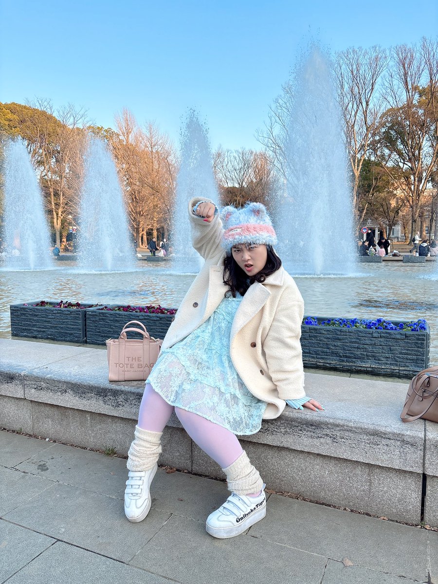 オハヨウ‼️‼️‼️‼️‼️

ﾌ    ﾛ     ｱ
上野公園の噴水を沸かすオンナ‼️‼️‼️