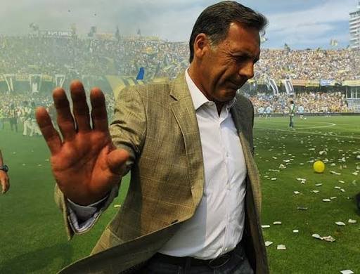 cande_dolores's tweet photo. Te silbaron el minuto de silencio y todavía les silba el ojete, Miguel. https://t.co/YENGxbTKO3