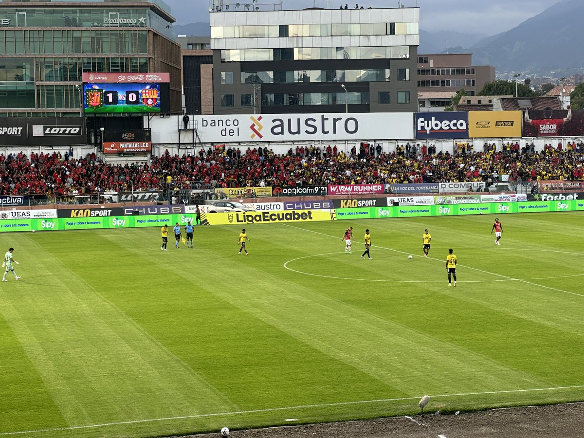 🏟️ Termina el primer tiempo 

#DCuenca 🔴⚫️ 1️⃣ 🆚 0️⃣ #Barcelona 🟡⚫️

#LigaPro 🏆 #Fecha2

Escúchalo en 🎧: #Radioactiva 
📻 88.5FM - CUE | 103.3FM - GYE 
🌍 radioactiva.ec
📲 Live: youtube.com/live/__tTHBl-u…
