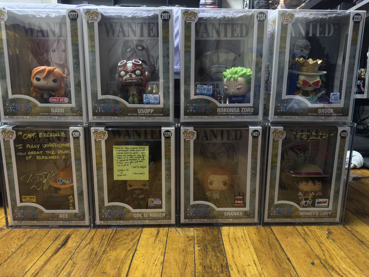 It was just the plastic w/ but IN SEARCH OF TargetCon Brook. I’d like to keep the collection/set alive.