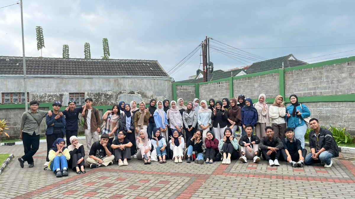 Hmjep_unsil's tweet photo. [RAPAT PERDANA HMJ-EP 2026]

Menjadi langkah awal dalam membangun komunikasi, menyatukan visi, serta merumuskan arah gerak organisasi ke depan.
Semoga setiap proses yang dijalani membawa dampak positif dan berkelanjutan.🚀💫

#hmjepunsil 
#salamkokojo 
#rapatperdana https://t.co/eXhzblVAaX