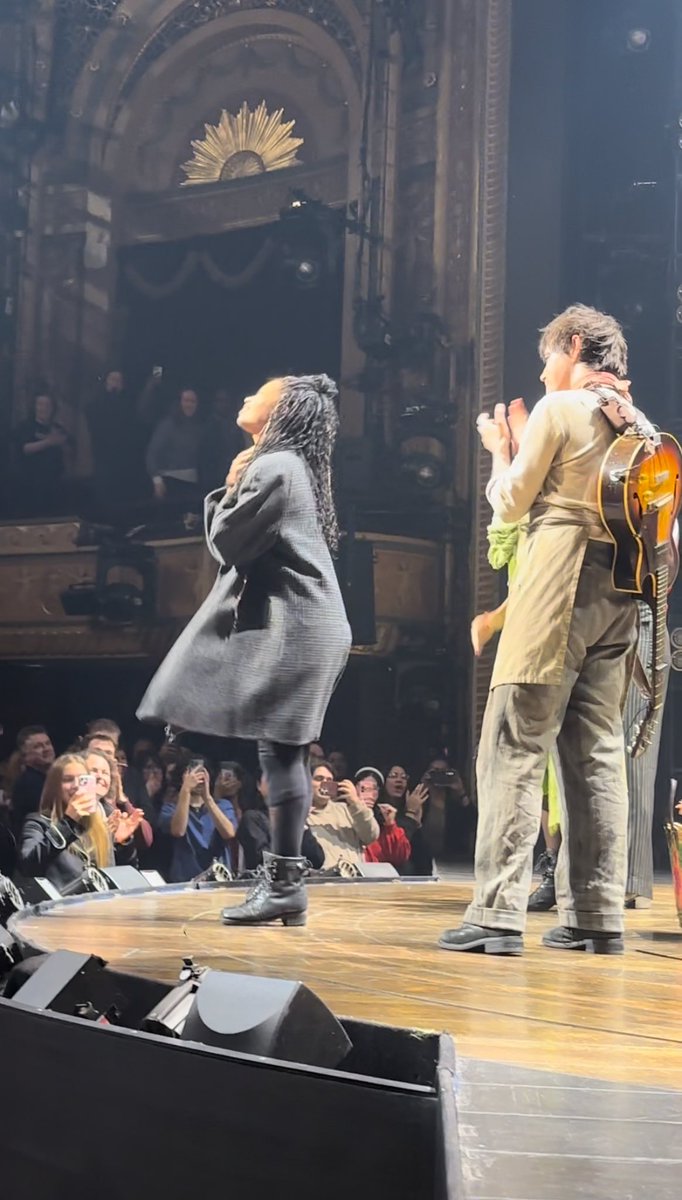 in honor of their final bows tonight, here are potato-quality photos from hadestown on feb 19th 🖤