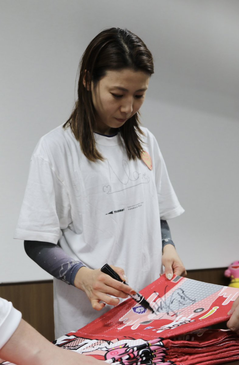 daily_boatrace's tweet photo. 【#ボートレース鳴門 PGⅠ】
#スピードクイーンメモリアル

◤◢◤プレゼントキャンペーン◢◤◢

本日はスピードクイーンメモリアルで優勝した鎌倉涼選手のサイン入りタオルを2名様にプレゼント🎁

☝応募条件
①@daily_boatraceをフォロー
②この投稿をリポスト

締切は、📅3月5日23:59まで 当選DM📤

#BOATRACE #ボートレース #鎌倉涼 #プレゼント #プレゼントキャンペーン #懸賞