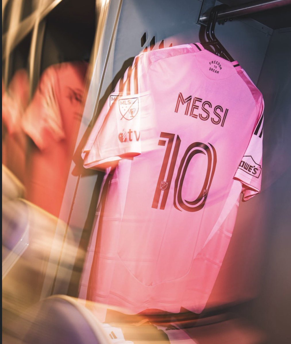 M10GOAT's tweet photo. قميص الأفضل في التاريخ 👕 https://t.co/Nvchaz7jVq