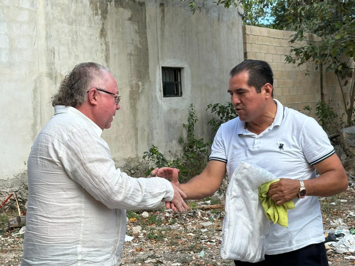 YoHumbertoLara's tweet photo. Cuando el pueblo habla, nosotros respondemos.

Seguiremos caminando colonia por colonia, escuchando, gestionando y trabajando con el corazón por quienes más lo necesitan.
#RegidorDelPueblo #TrabajoConCorazón #ZonaContinental #IslaMujeres #GestiónSocial https://t.co/EJdfeVJPW2
