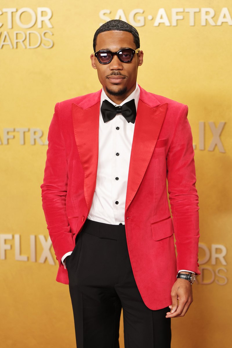 Deadline tweet media