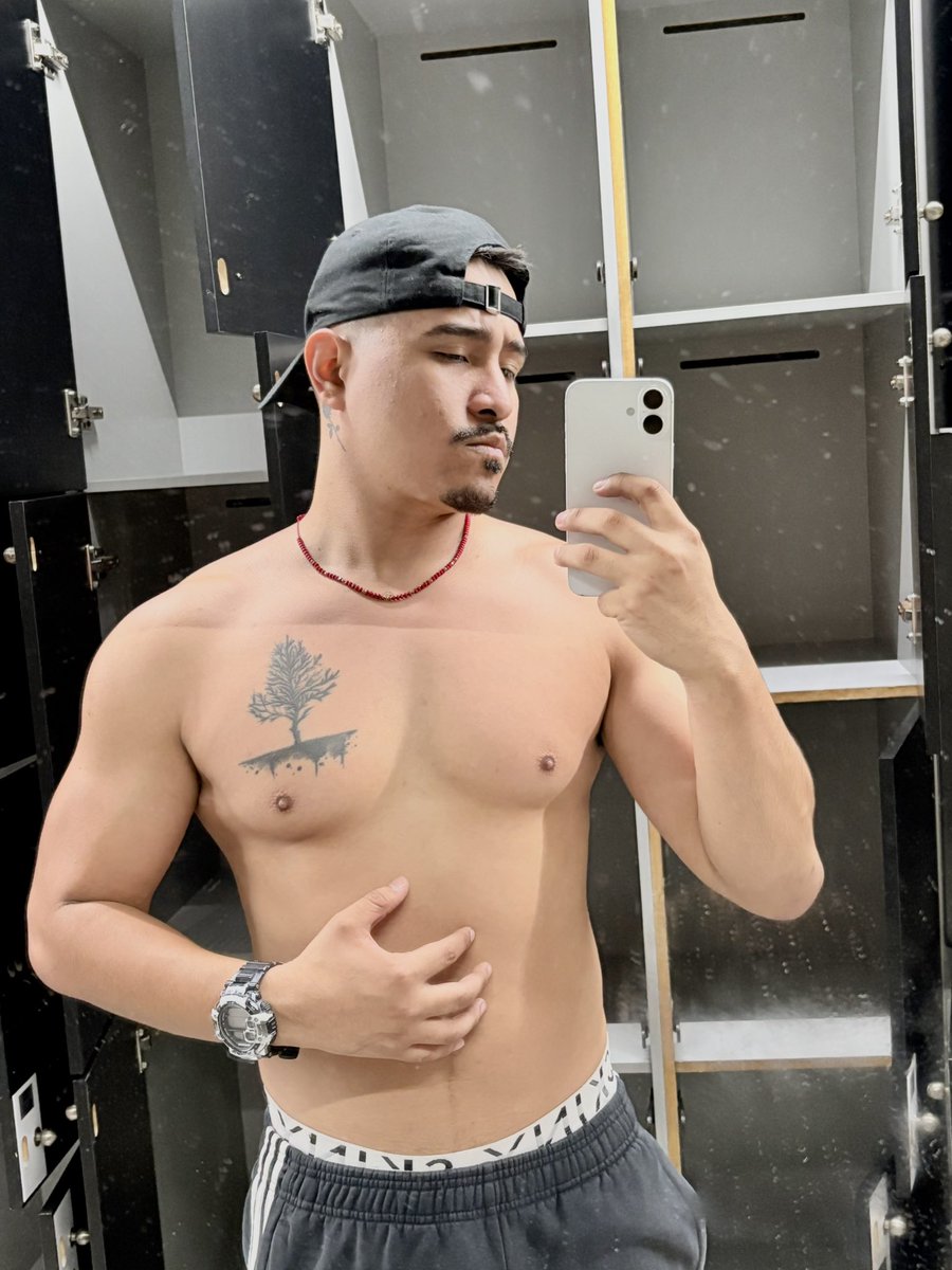 DQCONT's tweet photo. En el gym///después del gym 😈😈😈 https://t.co/RKjIFhRZft