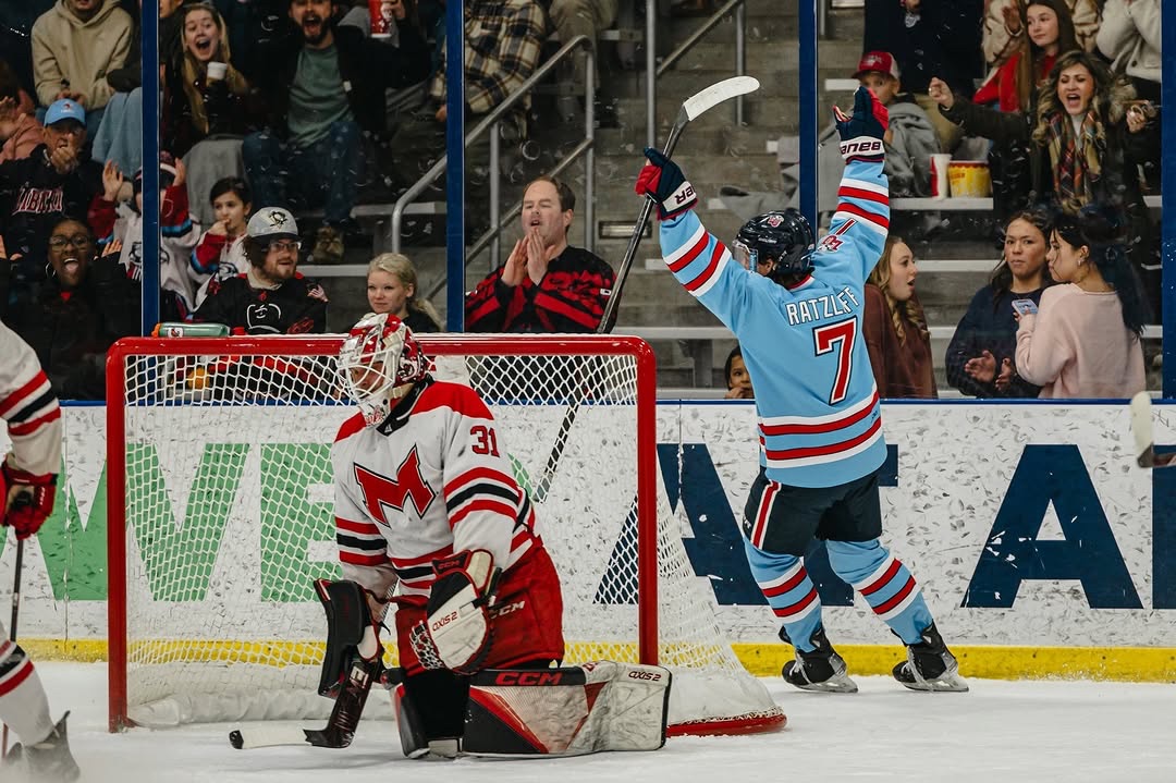 jogathletics's tweet photo. That winning feeling - especially as a comeback win! Keep it up @libertyhockey 🤩

#winning #comeback #hockey #hockeyteam #celebrate #ACHA #joinourgame https://t.co/dRx8xaZKDC