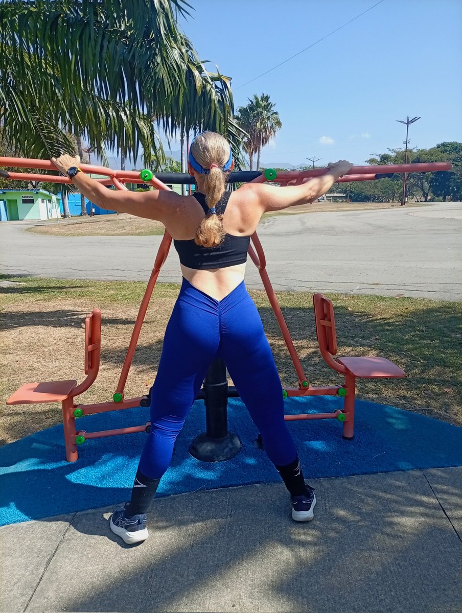 Daniellex1012's tweet image. Después de un breve reposo, al ruedo! 🐎🙏🏻☀️🏋🏼‍♀️🏃🏼‍♀️🌻🍃#VidaFit #Salud #RunnersLife