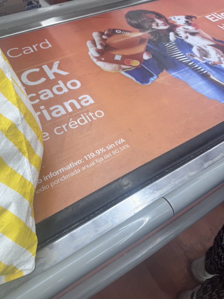 CaroMirandaMo's tweet photo. @Profeco deberías de visitar las tiendas de @TiendaSoriana se encuentran asquerosas, los productos no tienen higiene y donde ponen los alimentos menos aquí un ejemplo https://t.co/GFllaSM3rN