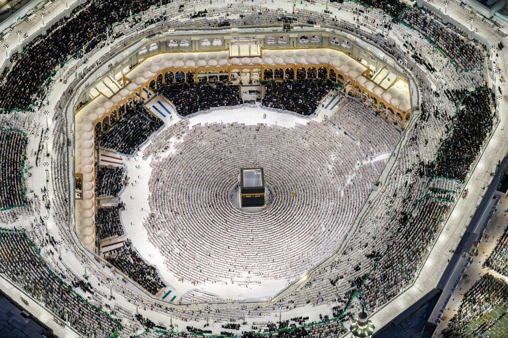 Uhd's tweet photo. هكذا أصبح الحرم المكي بعد أكتمال التوسعة 
السعودية الثالثة والتي تُعد الأضخم في التاريخ 🕋🇸🇦

منظر مُهيب وعظيم جدًا!!😨😨😨💚💚💚💚 https://t.co/2Onr9pIpwo