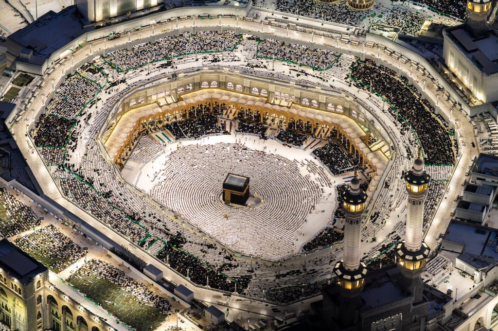 Uhd's tweet photo. هكذا أصبح الحرم المكي بعد أكتمال التوسعة 
السعودية الثالثة والتي تُعد الأضخم في التاريخ 🕋🇸🇦

منظر مُهيب وعظيم جدًا!!😨😨😨💚💚💚💚 https://t.co/2Onr9pIpwo