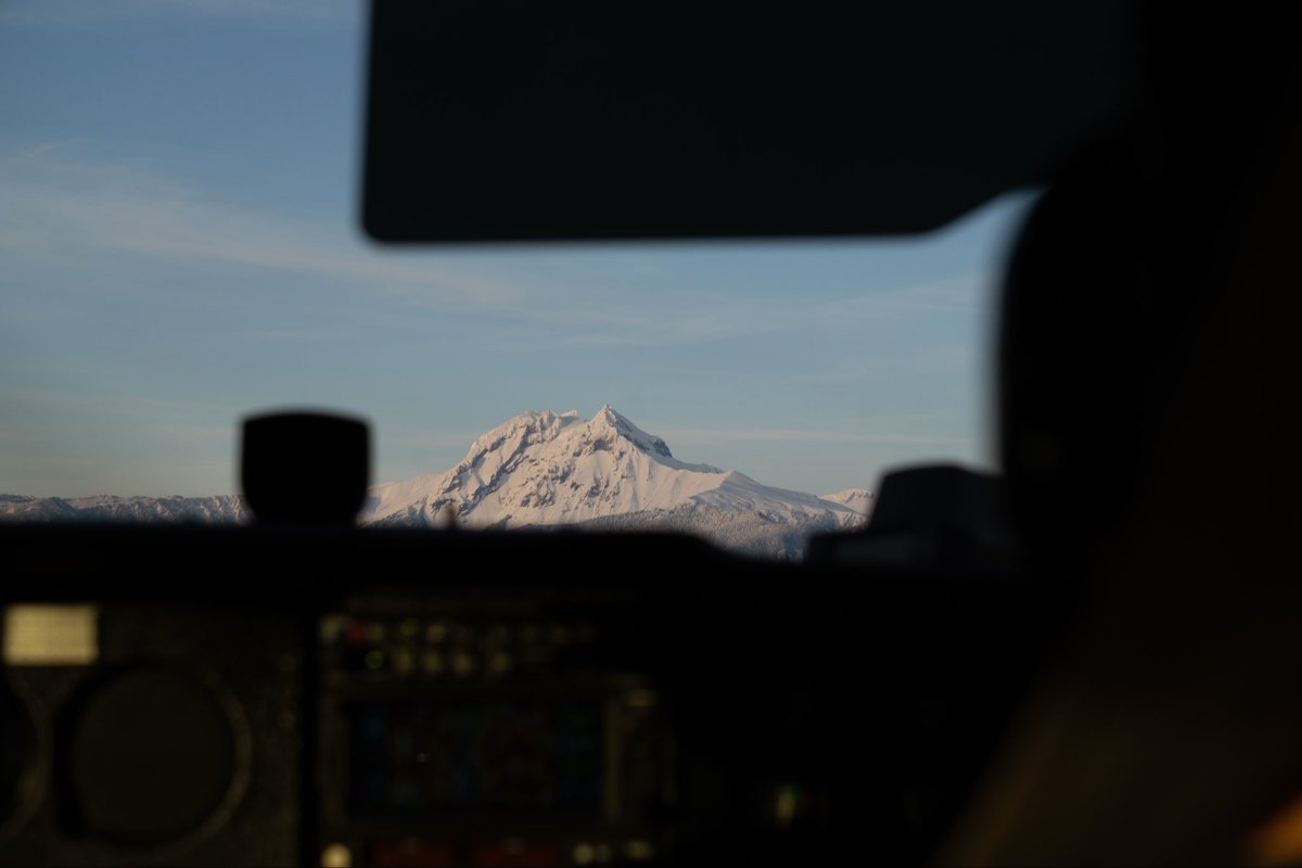 iansmithbuilds's tweet photo. Mountain views flying to Squamish https://t.co/Rheihnc9Hf