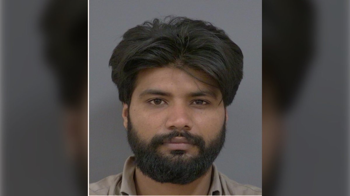🚨 UNBELIEVABLE! 

Another “aspiring doctor” courtesy of Trudeau’s open borders? 😡 

Yeah, right—29-year-old Manpreet Singh, Indian-origin, no fixed address, is now on a Canada-wide warrant for FIRST-DEGREE MURDER and ATTEMPTED MURDER in that brutal Brampton home invasion on