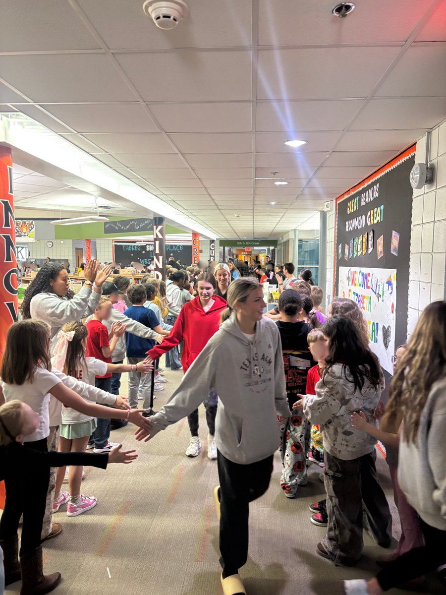 Valley Girls Basketball 🐯🏀 tweet media