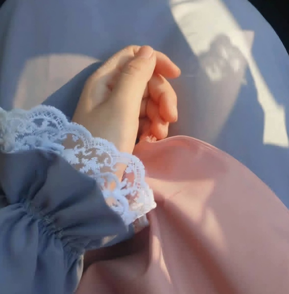 ♡♡
️الهدوء أسلوب رآآقٍ لا يعرفه ڪل البشر والرضا بالغد هو الراحة