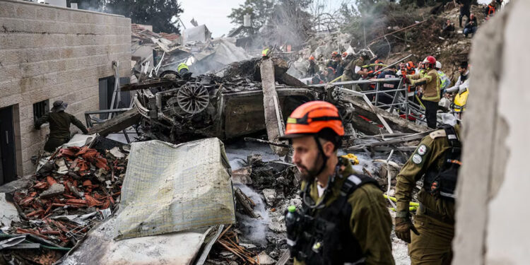EEdsanz18's tweet photo. 🇺🇸  El Mando Central de los Estados Unidos (#Centcom) ha confirmado la muerte de 3 militares y 5 heridos graves tras la agresión contra #Irán.

Pese a las pérdidas, la administración #Trump amenaza con destruir la Armada iraní.

🔗 https://t.co/JOv4cwO98f

#Soberanía #bbvipks4 https://t.co/ia1venFBJM