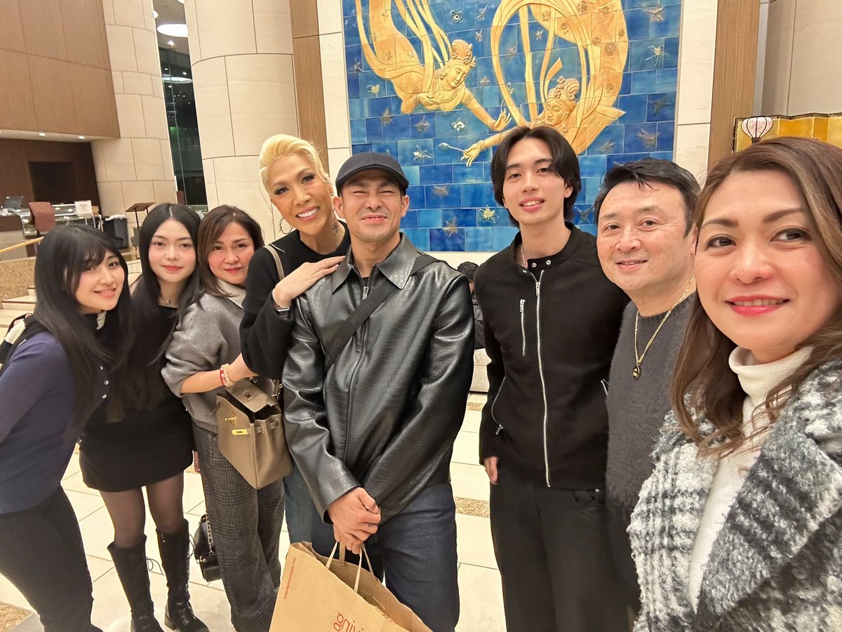 ViFeelings's tweet photo. vi with family will forever be my favorite of all

#ViceGanda | #ViceIon | #IonPerez https://t.co/ttus6bhwaP