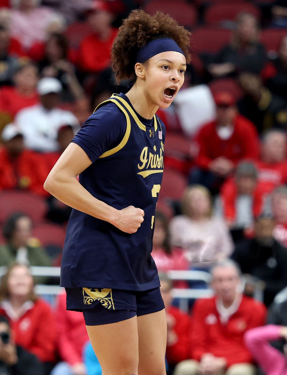 I talk hoops 🏀 tweet media