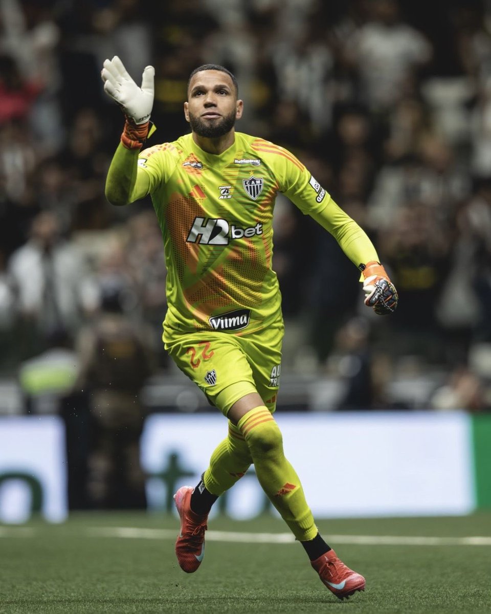OledoCam's tweet photo. O MELHOR GOLEIRO DO BRASIL 

O EVERSON É SELEÇÃO 🧤🤍🔥 https://t.co/wa4ovBjEMF