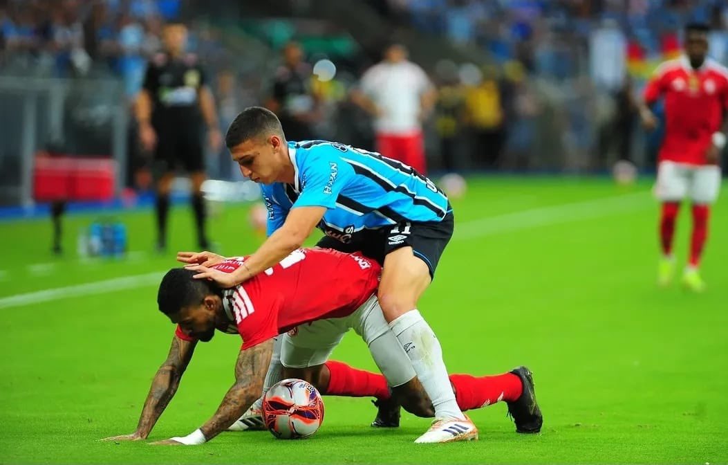 Gremistao1903's tweet photo. ����AGORA! 

Resumo do GREnal 450: https://t.co/4yDlCyeqST