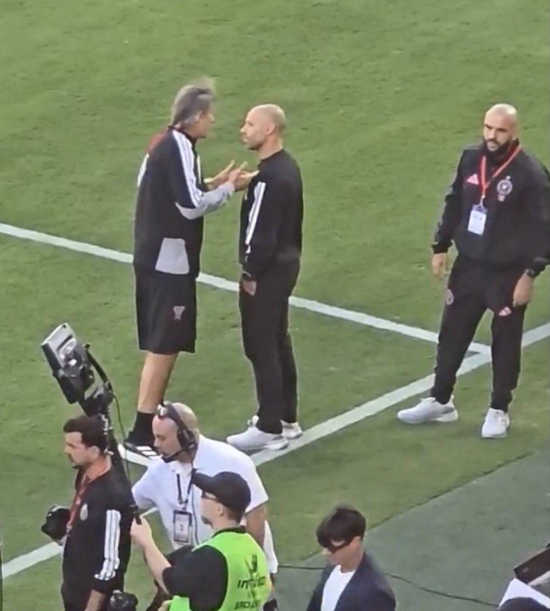 Yassine Messi’s bodyguard 💂 is present at today’s game