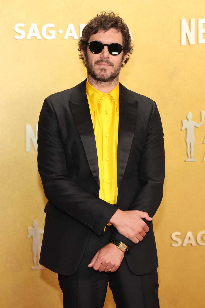The forever cool Adam Brody #ActorAwards 

📸: getty