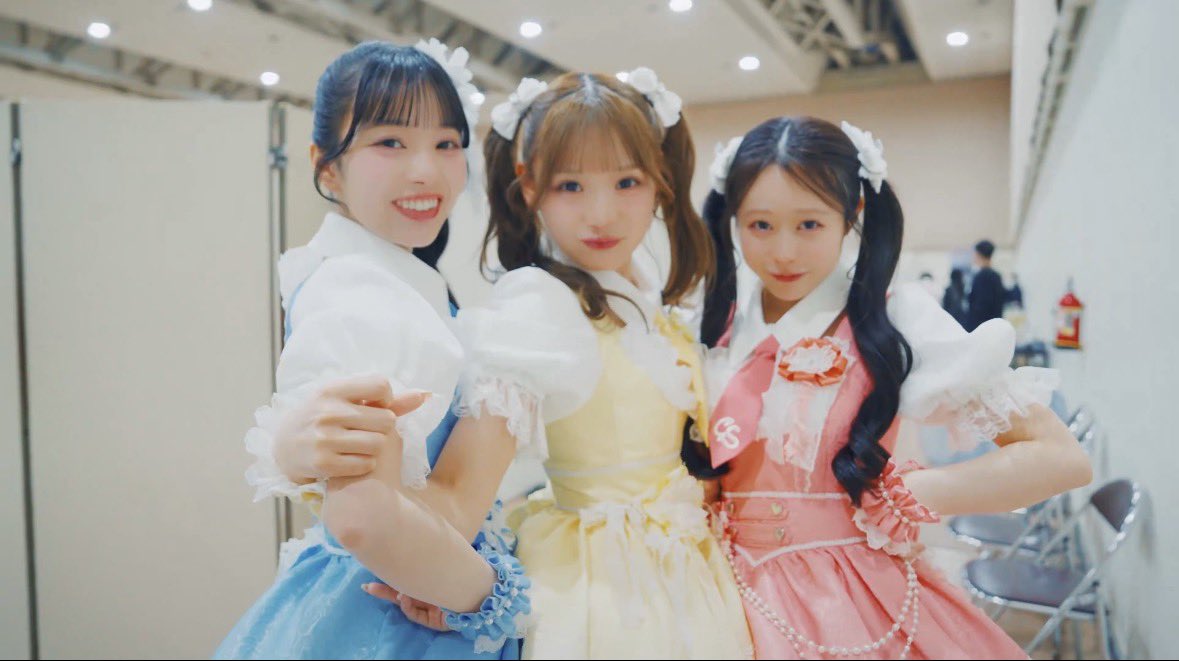 毎度思う。 可愛らしい信号機だこと #古澤里紗 #佐野愛花 #増田彩乃