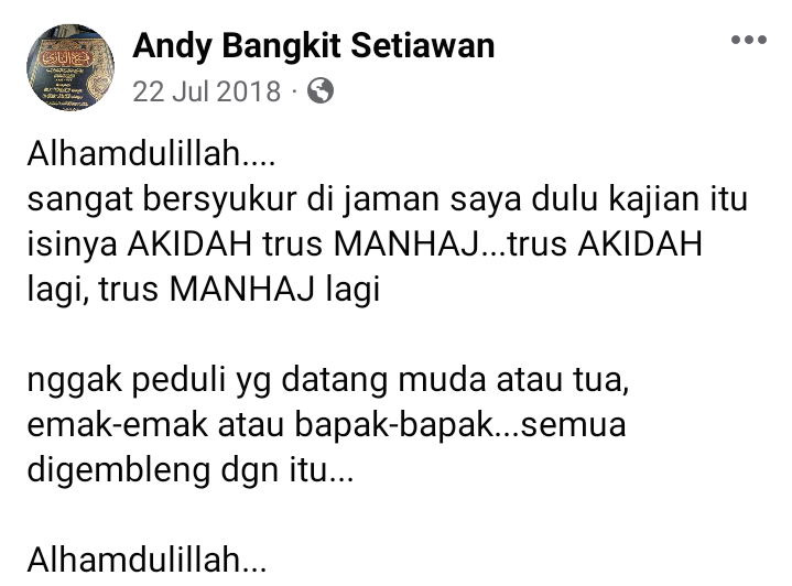 Just_Ab1's tweet image. Tahu tidak?

Kita hidup di zaman:
➖Syubhat bertebaran dimana2.
➖Ulama2 suu' mengajak kpd jalan yg sesat.
➖Jumlah kaum #ahlussunnah sedikit, di antara yg paling sedikit.

Maka...
Siapa yg telah kenal #sunnah, hendaknya ia menjaganya.

Mengulang2 pelajaran ttg #tauhid &amp;amp; #manhaj!