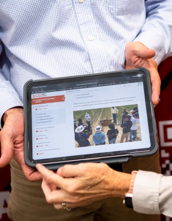 theGRDC's tweet photo. Free soil and plant nutrition training is now available.

Delivered by @SoilsWest at @murdochuni in partnership with GRDC, the Soil Quality Courses provide practical, research-backed learning for growers and advisers.

Learn more: https://t.co/lJpR0YepQE

#GRDC #SoilQuality https://t.co/wmpn2GBNy6