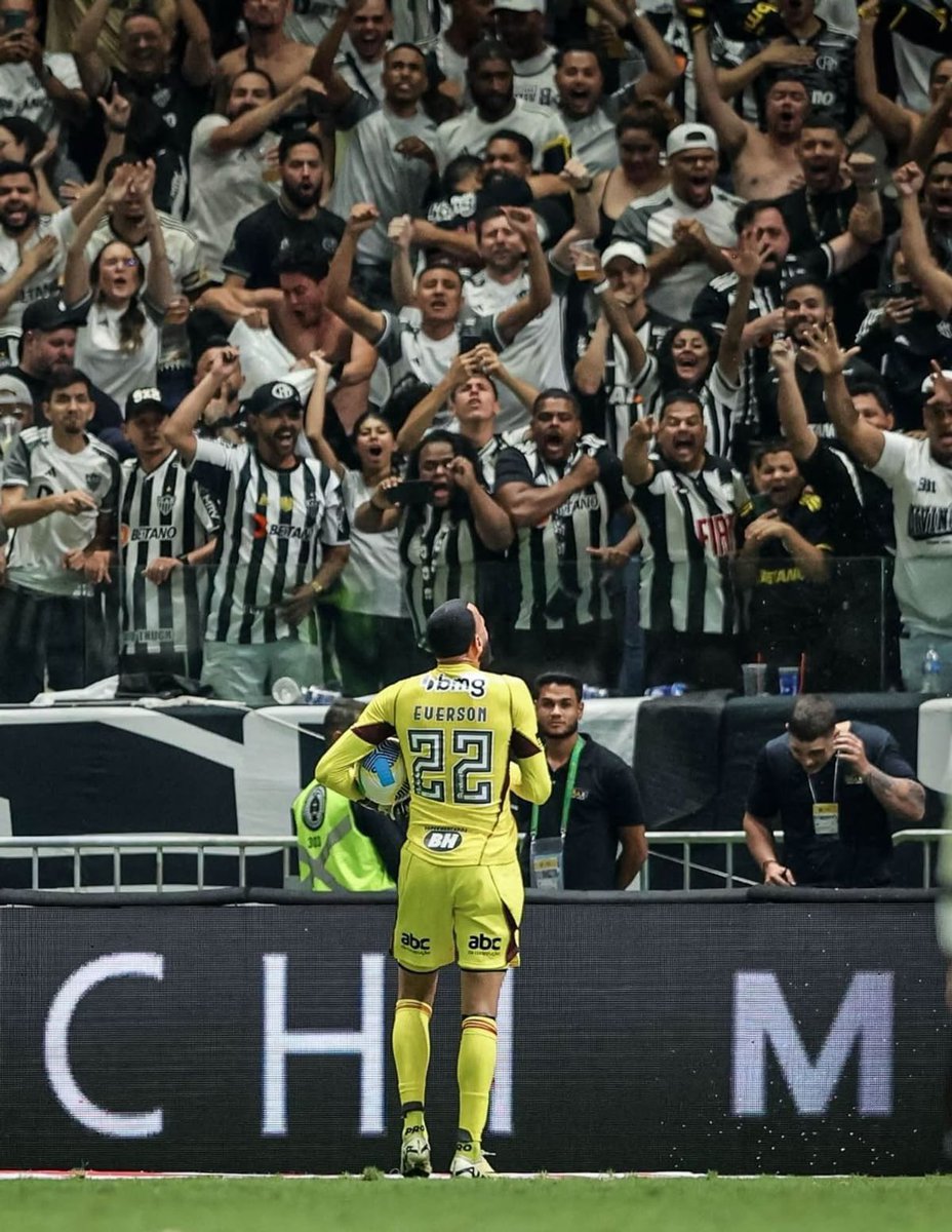 O goleiro mais completo, regular e injustiçado do Brasil. 🧤🐔

Everson 🫡