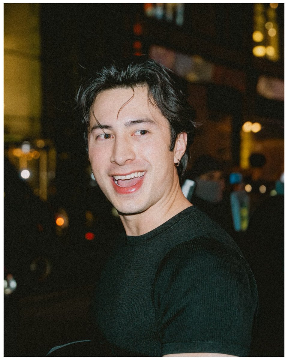 hudsonwupdates's tweet image. More of Hudson Williams in NYC 🌟 via nikkimarie.jpg