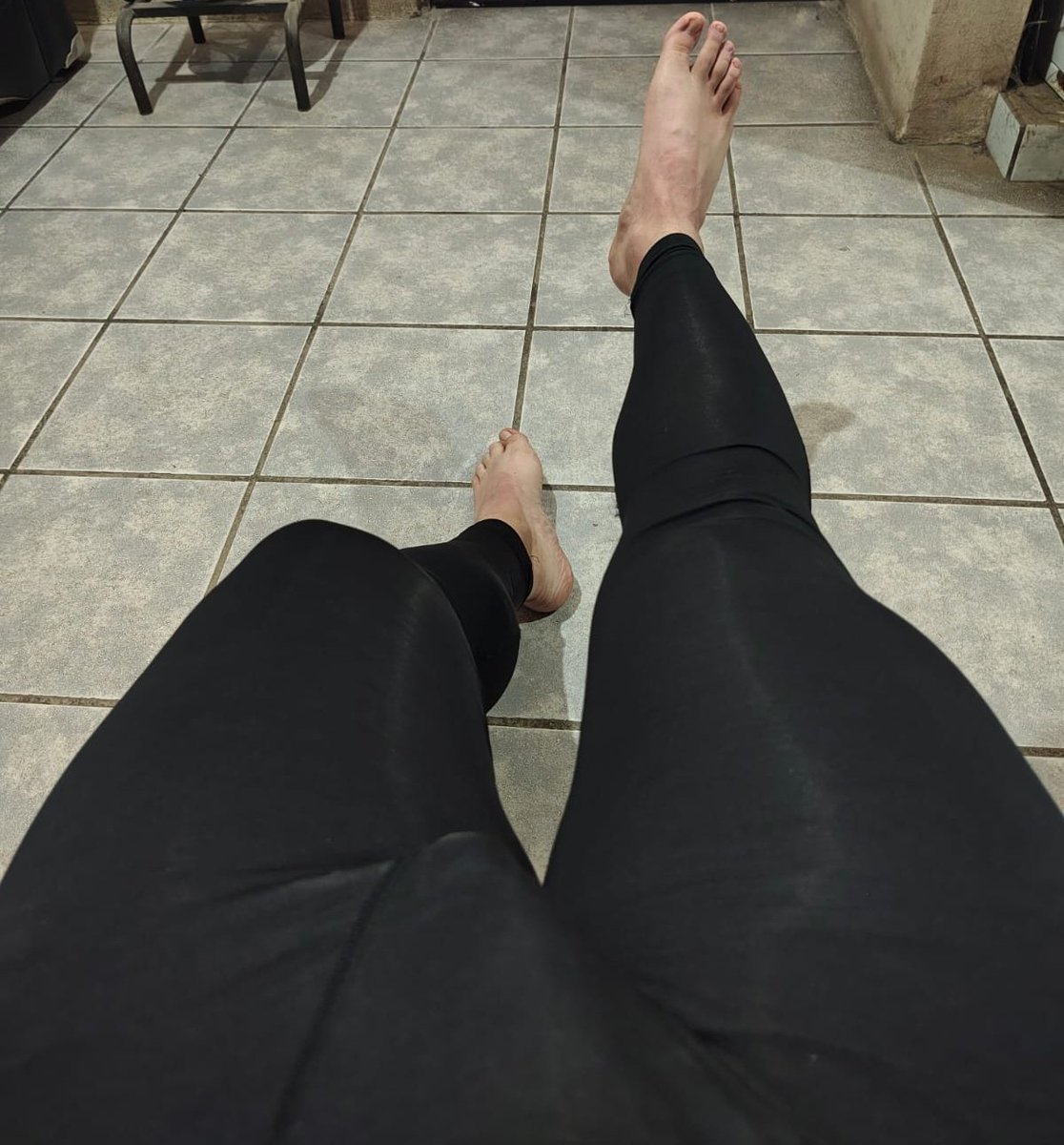 manuel23955's tweet photo. Ya se va notando el gym

Que ganas de una señora madura este domingo 🤤 https://t.co/6PMOJYFyOx