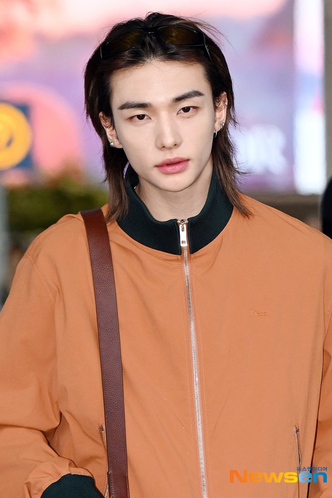 #Hyunjin from #StrayKids at Incheon International Airport departing to Paris for Dior fashion show