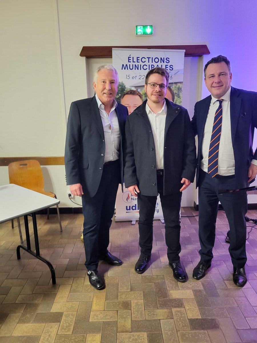 Retour sur notre 1ère réunion publique à #FleurylesAubrais, par nos quatre orateurs, notre candidat <a href="/guillaumebtd45/">Guillaume Boutard</a> avec <a href="/jllacapelle/">Jean-Lin Lacapelle</a>, et à nos deux invités <a href="/BallardPhilippe/">Philippe Ballard</a> et <a href="/AllegretPilot/">Alexandre Allegret-Pilot</a> . Merci à nos deux élus pour leurs déplacements et leurs soutiens ! #RN45 🇫🇷