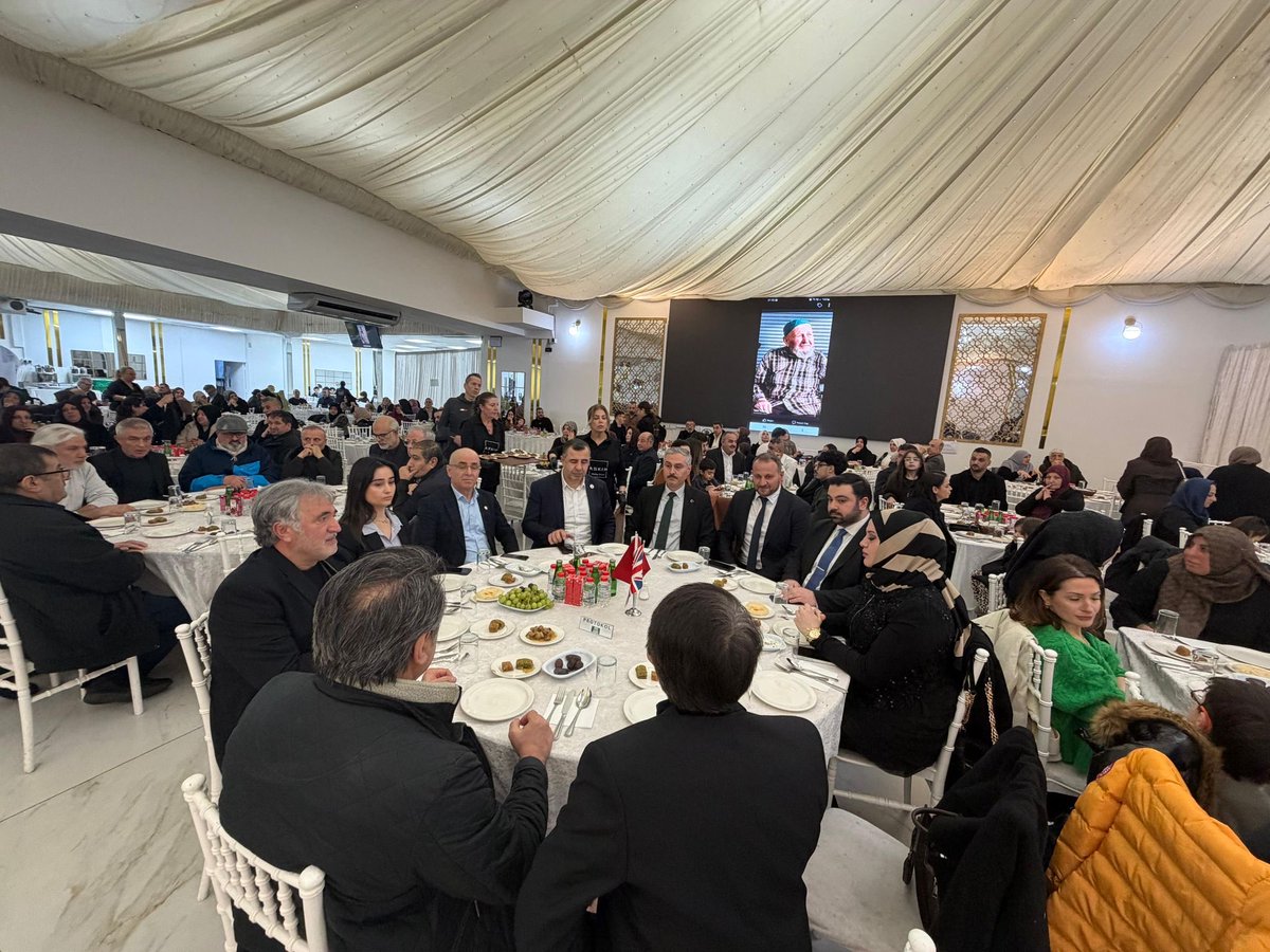 UK_UID's tweet photo. UID UK adına Kadın Kollarımız, Hukuki İşler Başkanı Zehra Azakan, Aile ve Sosyal İşler Başkanı Özge Oruç ve Halkla İlişkiler Başkanı Şükrü Aybakar, Pekünlüler T.K.D. Geleneksel İftar Yemeği’ne katıldı. BTA Başkanı Murat Şükrü Acar ve STK temsilcileriyle bir araya geldik. #UIDUK https://t.co/wDP07Z8RZP