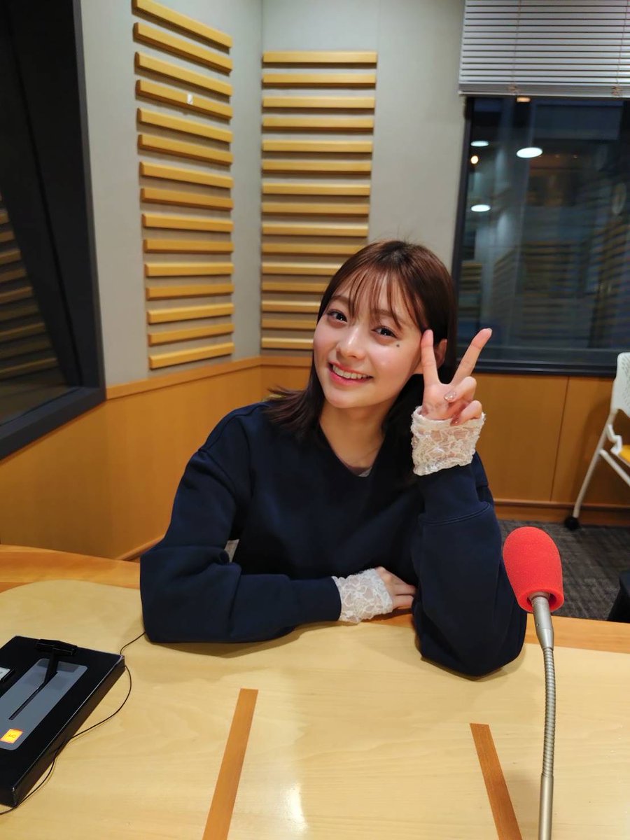 tazakisakura93's tweet photo. #step1242　@sakura_tazaki
@1242_PR

今夜９時からは
『#田﨑さくら のStep Up！My LIFE』

今回は
「新社会人の投資」、「歌舞伎のススメ」

崔真淑 さん
君野倫子さん
@masumasu033
@rinko333 https://t.co/InfTWRevw5