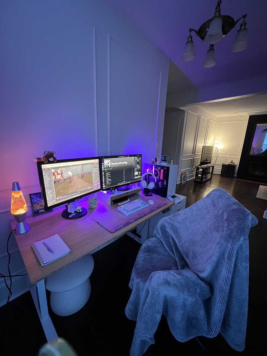_surah444's tweet photo. I can’t believe I’m living in my literal dream apartment and it’s all my own and I’m so in love https://t.co/Btv2fLpYRx